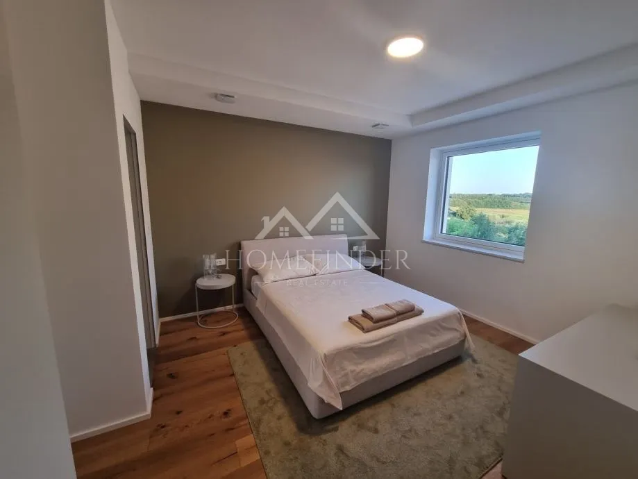 Kuća - Umag, 210m2