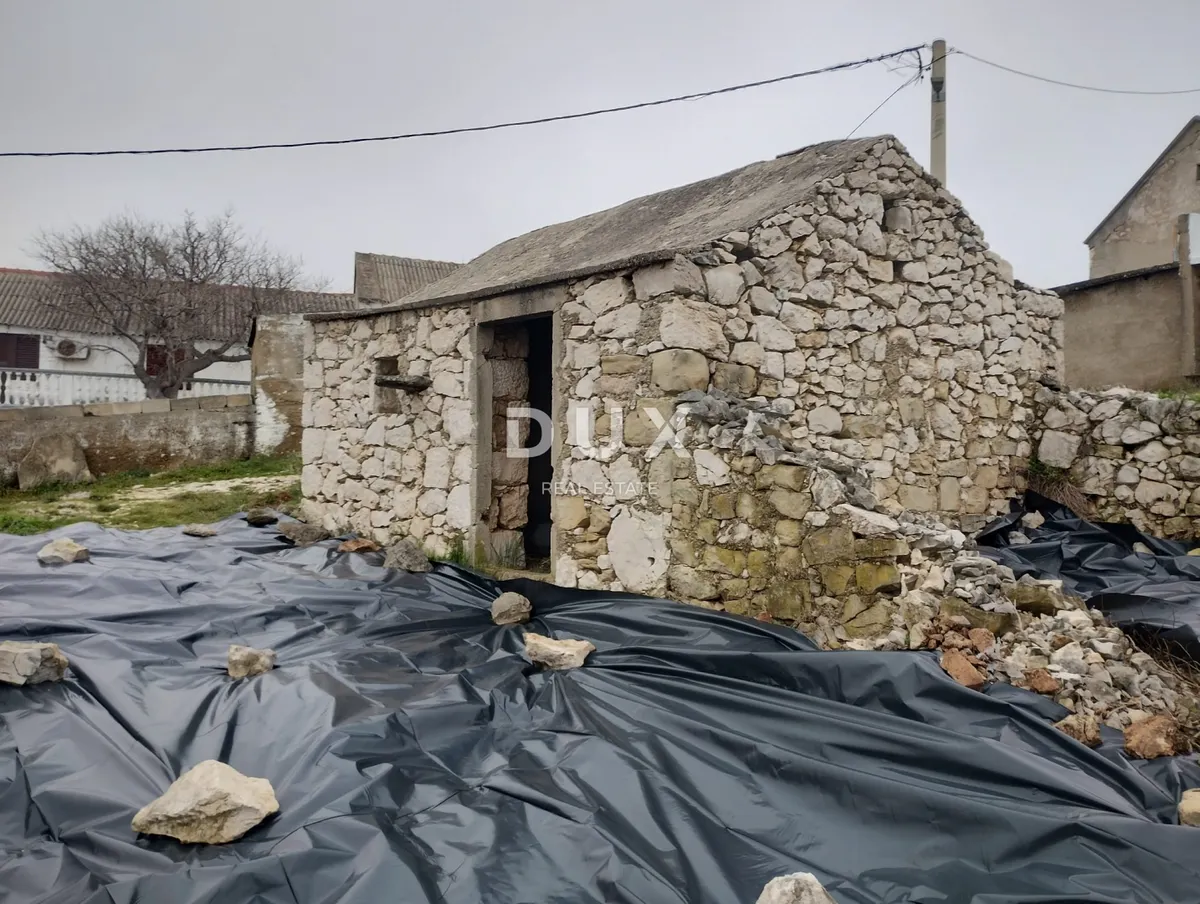 Kuća - Ražanac, 21m2