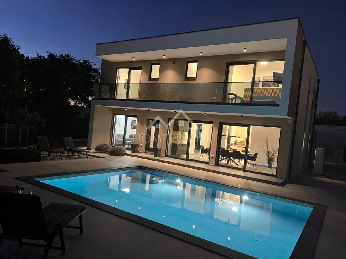 House - Svetvinčenat, 200m2