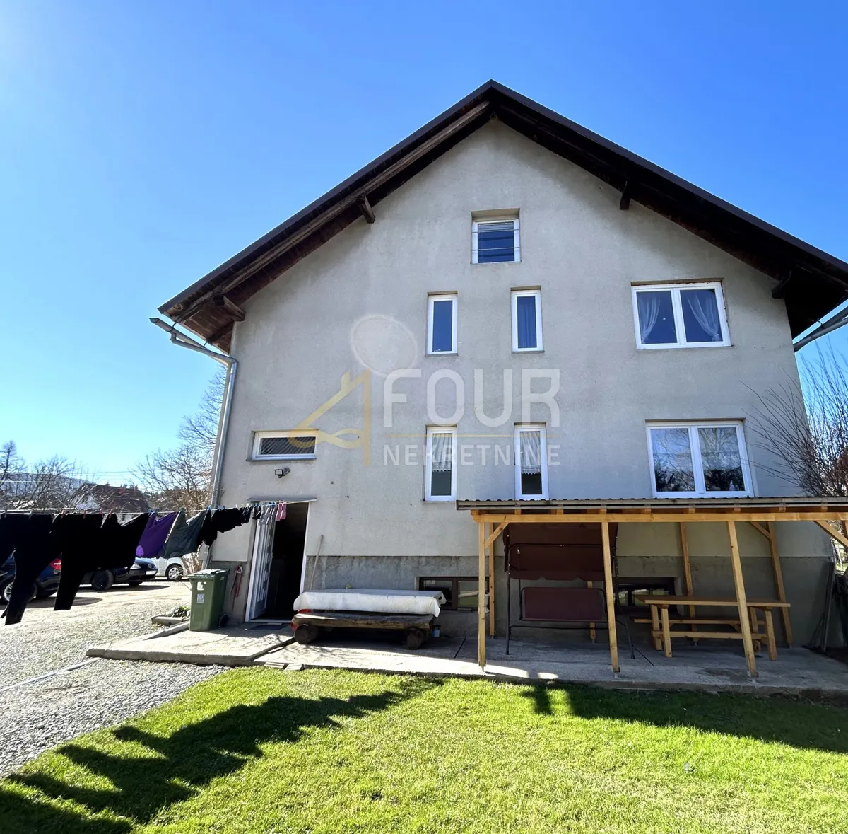 Kuća - Ravna Gora, 250m2