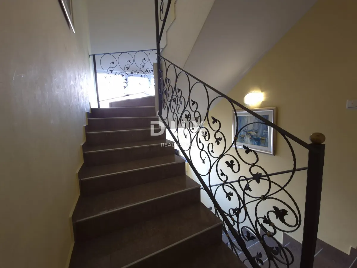 House - Zadar, 386m2