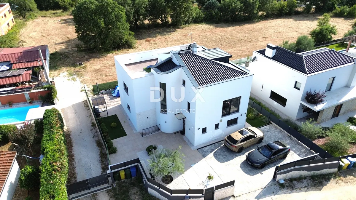 Kuća - Poreč, 245m2