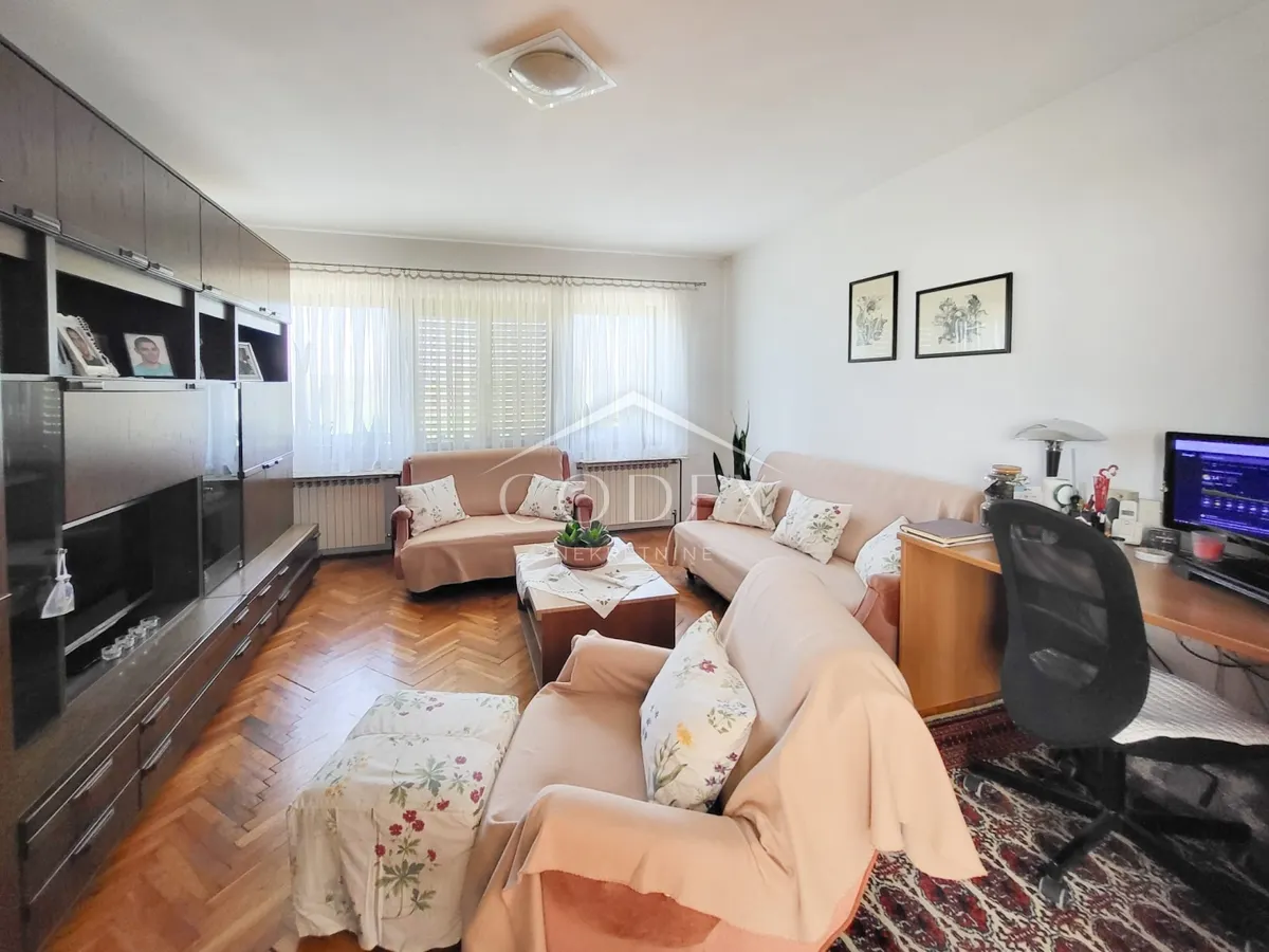 House - Duga Resa, 350m2