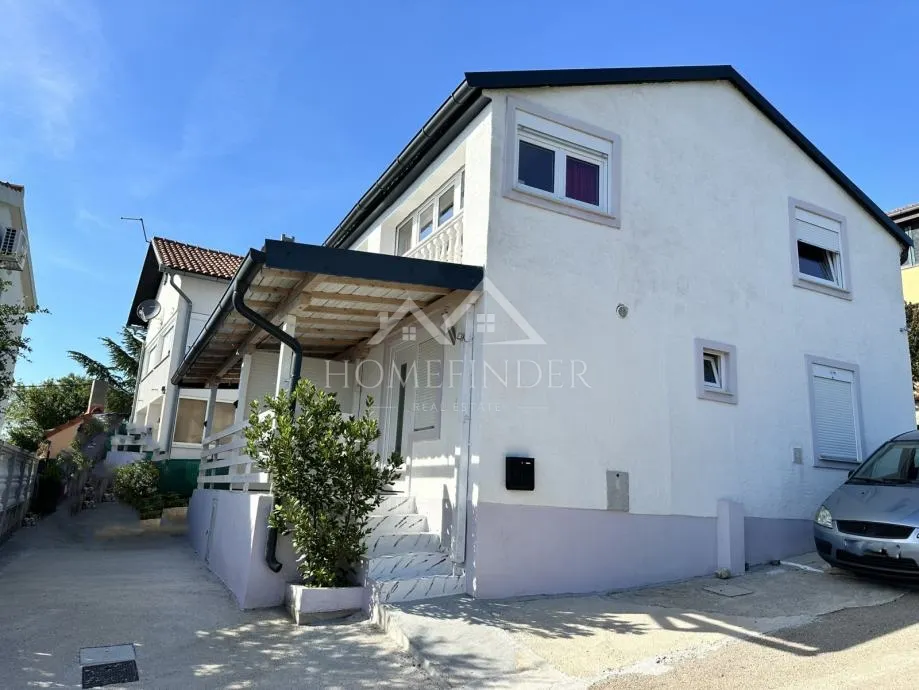 Kuća - Obrovac, 210m2
