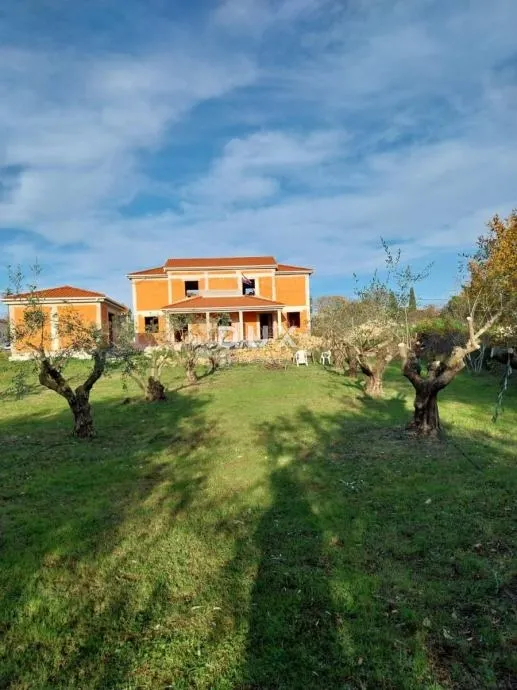 Kuća - Poličnik, 275m2