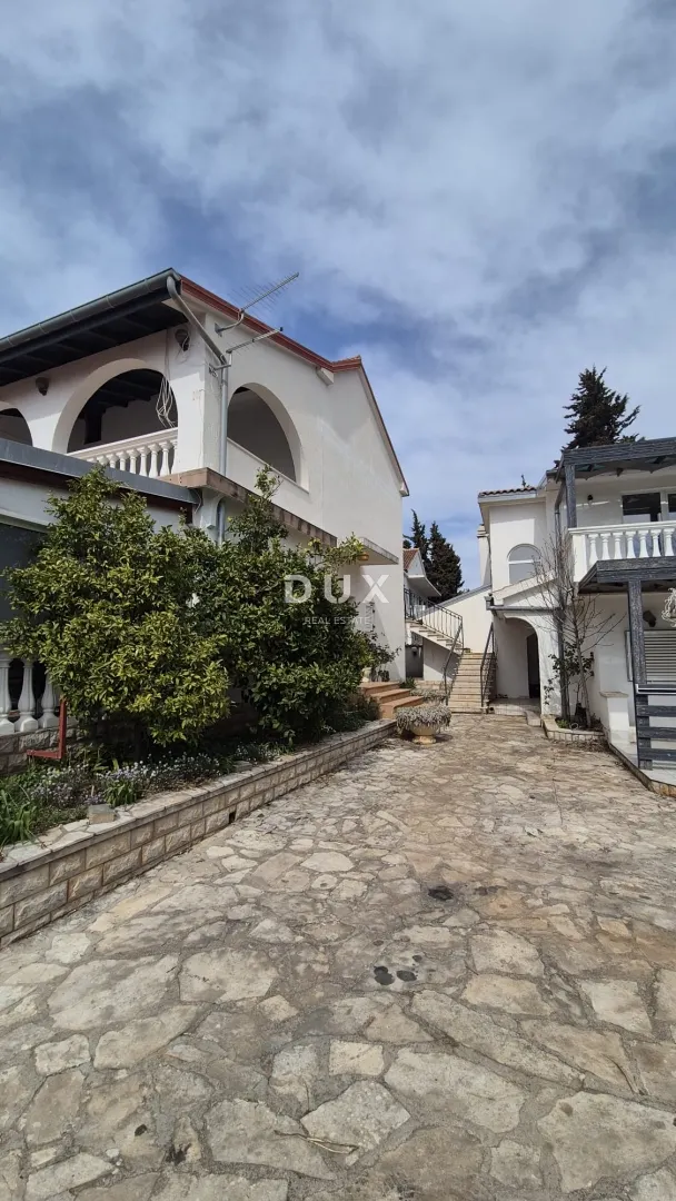 Kuća - Vodice, 350m2