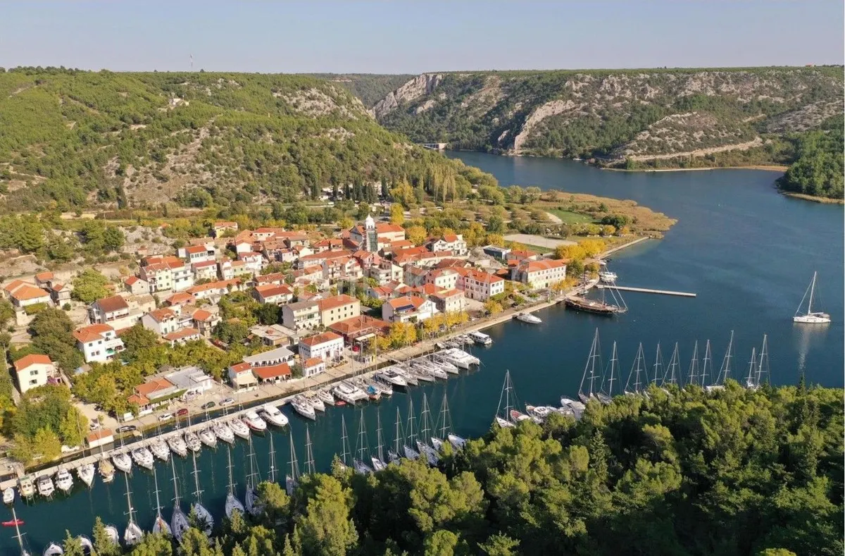 Poslovni Prostor - Skradin, 814m2