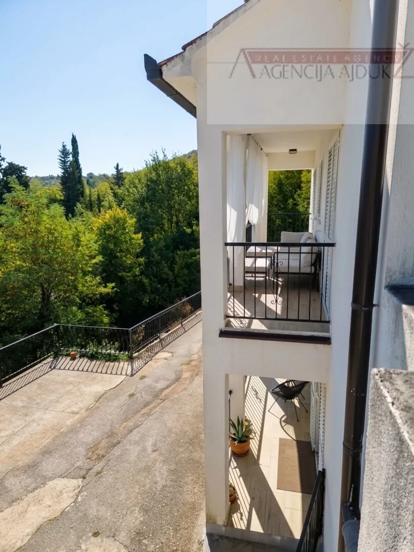 House - Imotski, 280m2