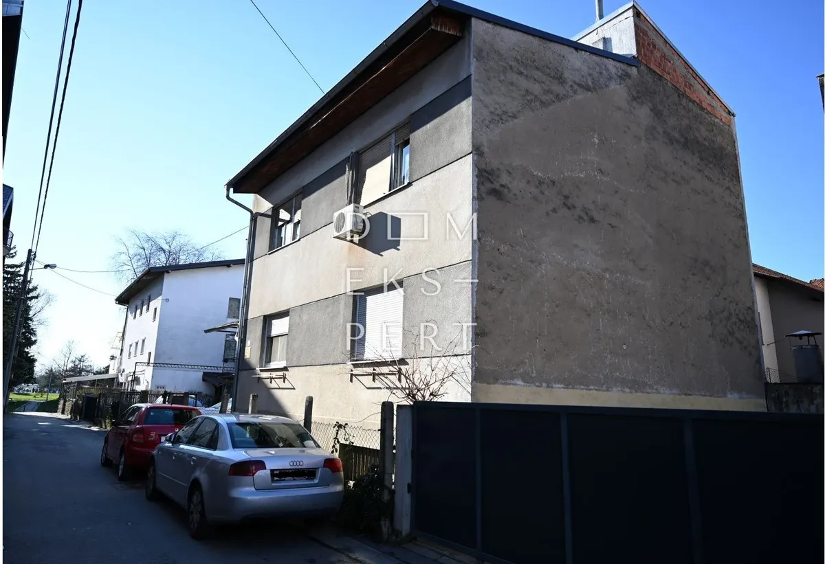 House - Gornja Dubrava, 372.5m2