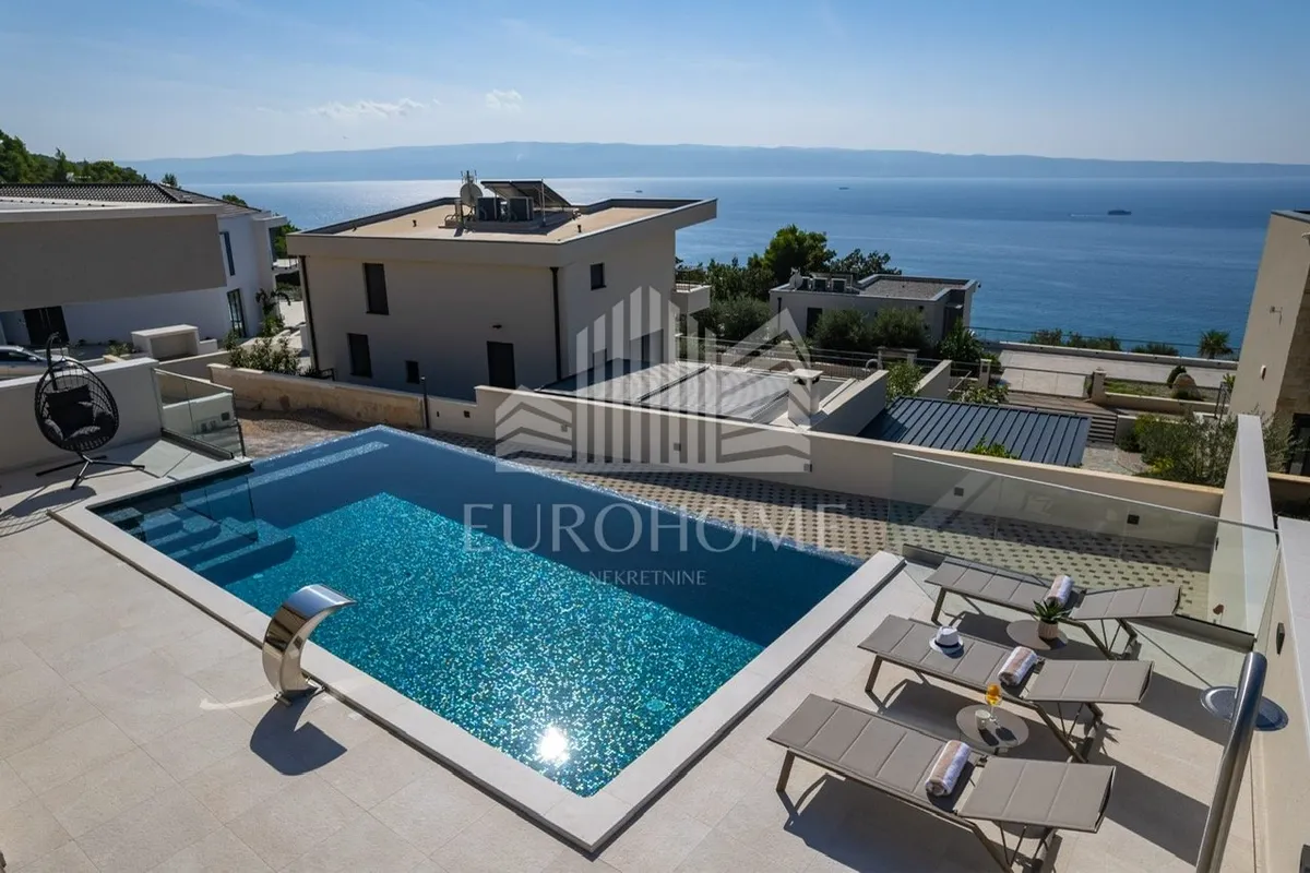 Kuća - Podstrana, 360m2