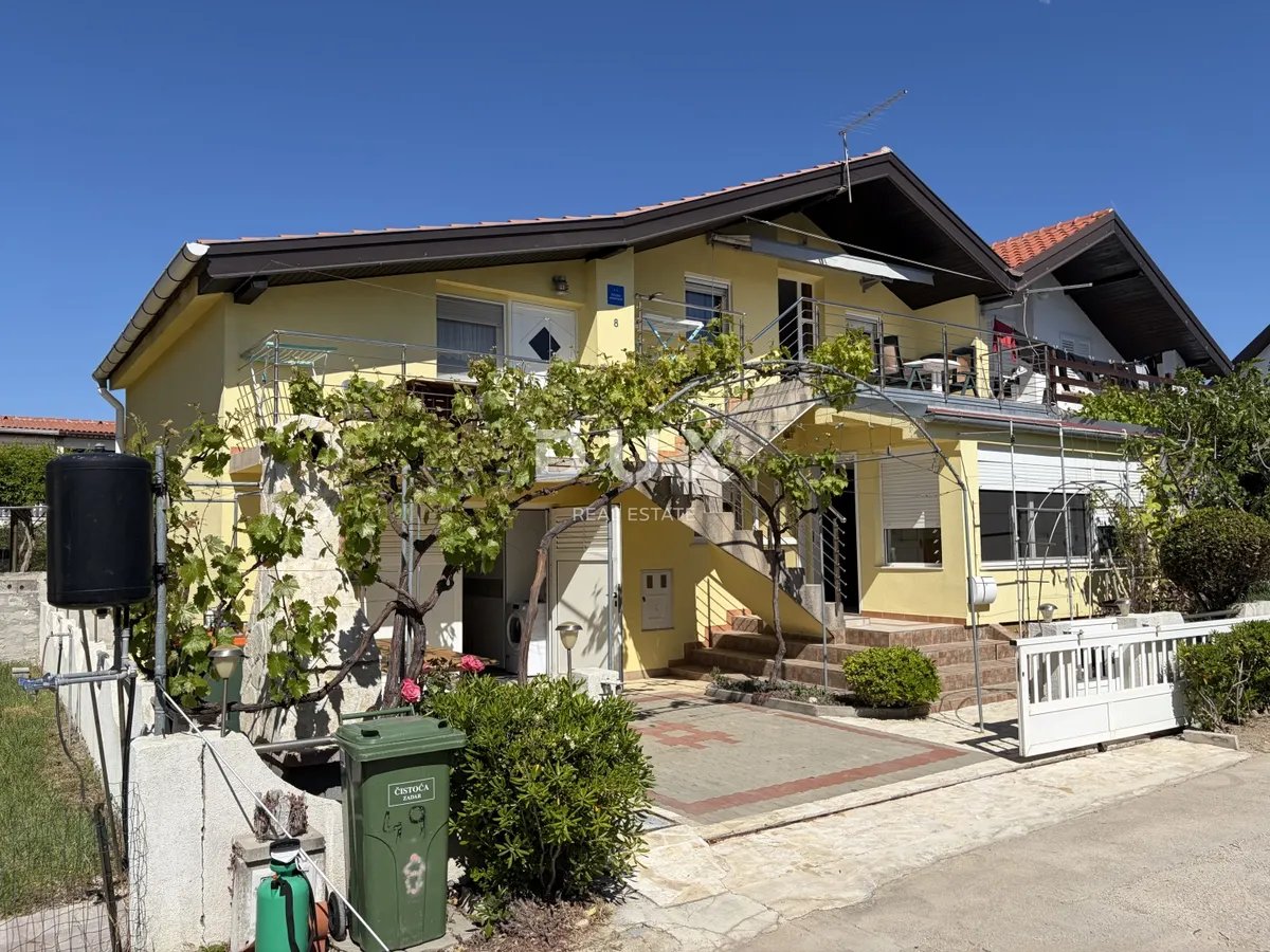Kuća - Vrsi, 160m2