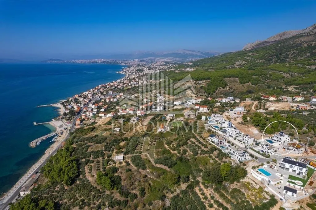 Kuća - Podstrana, 360m2