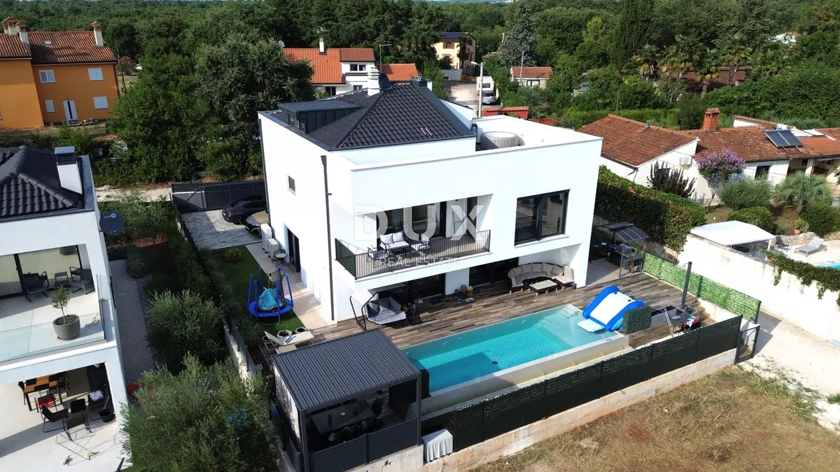 Kuća - Poreč, 245m2