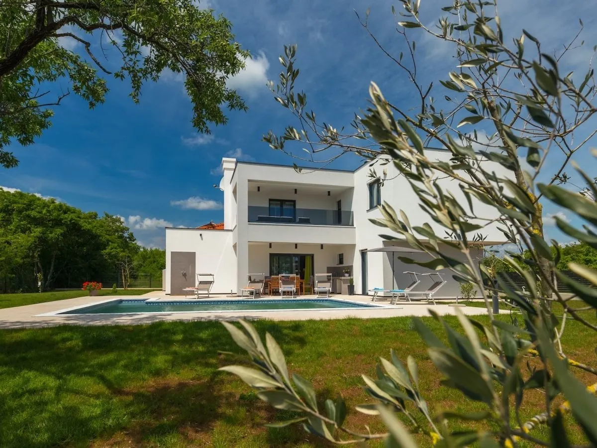 Kuća - Marčana, 180m2