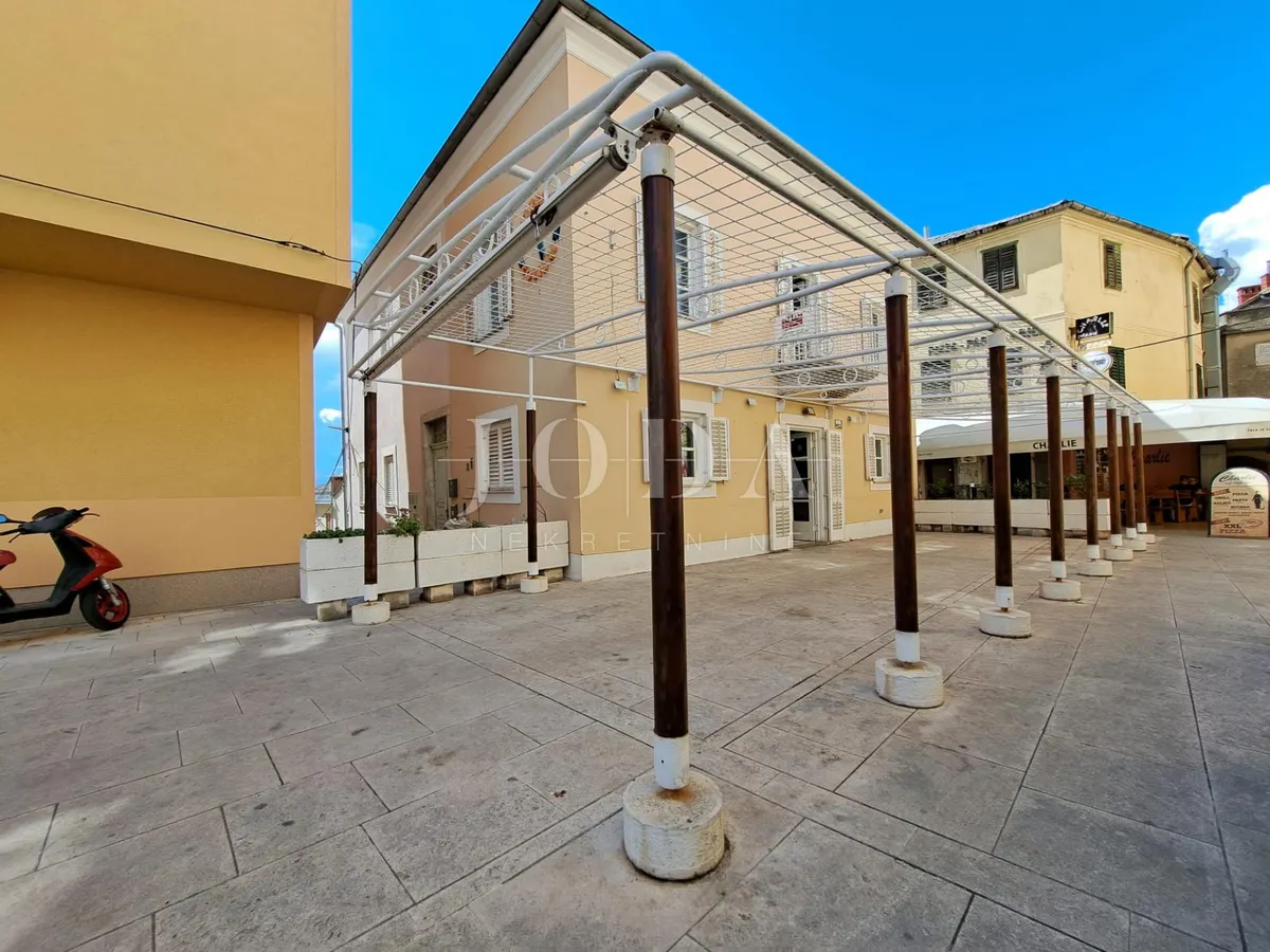 Poslovni Prostor - Novi Vinodolski, 173.71m2