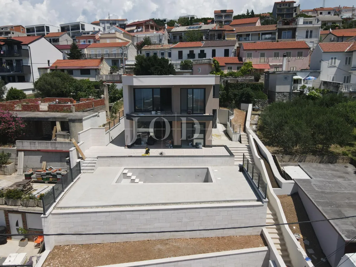 Kuća - Crikvenica, 296m2