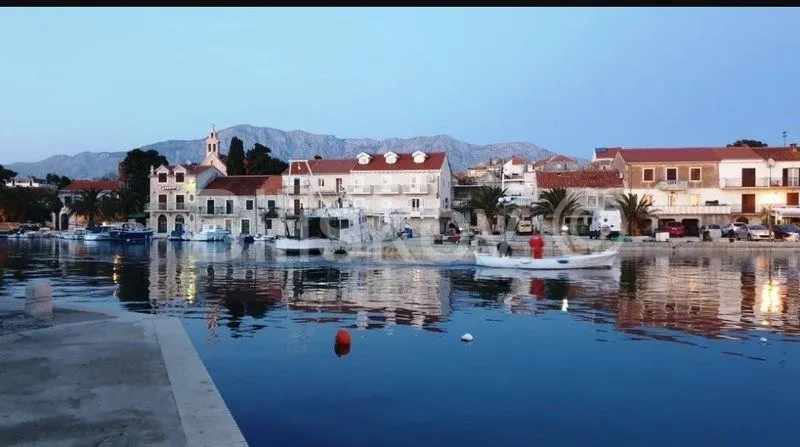 Stan - Sućuraj, 81m2