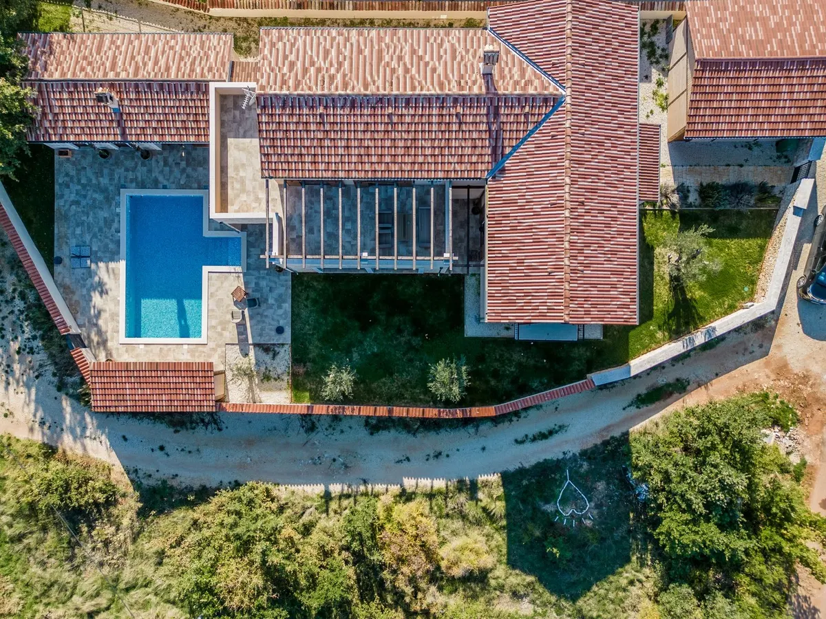 Kuća - Vodnjan, 360m2