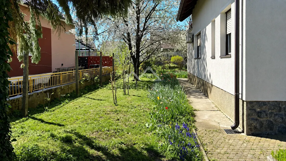 House - Koprivnica, 220m2
