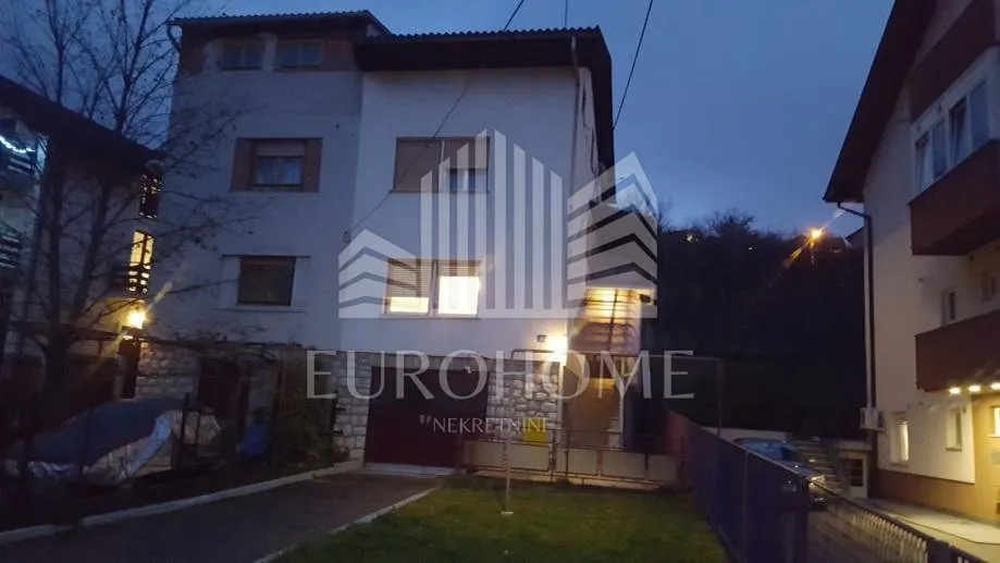 Kuća - Podsljeme, 250m2