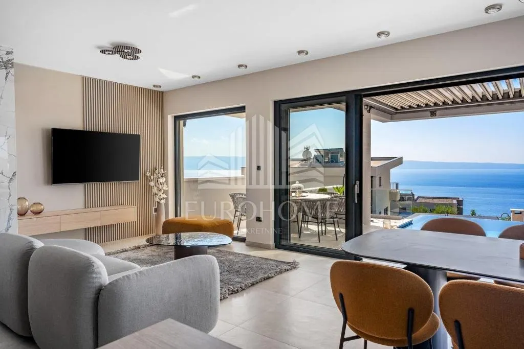 Kuća - Podstrana, 360m2