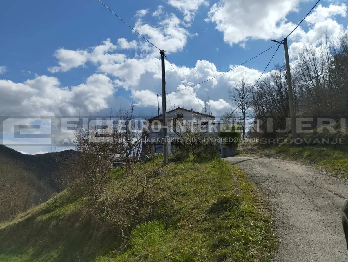 Kuća - Marinci, 177m2