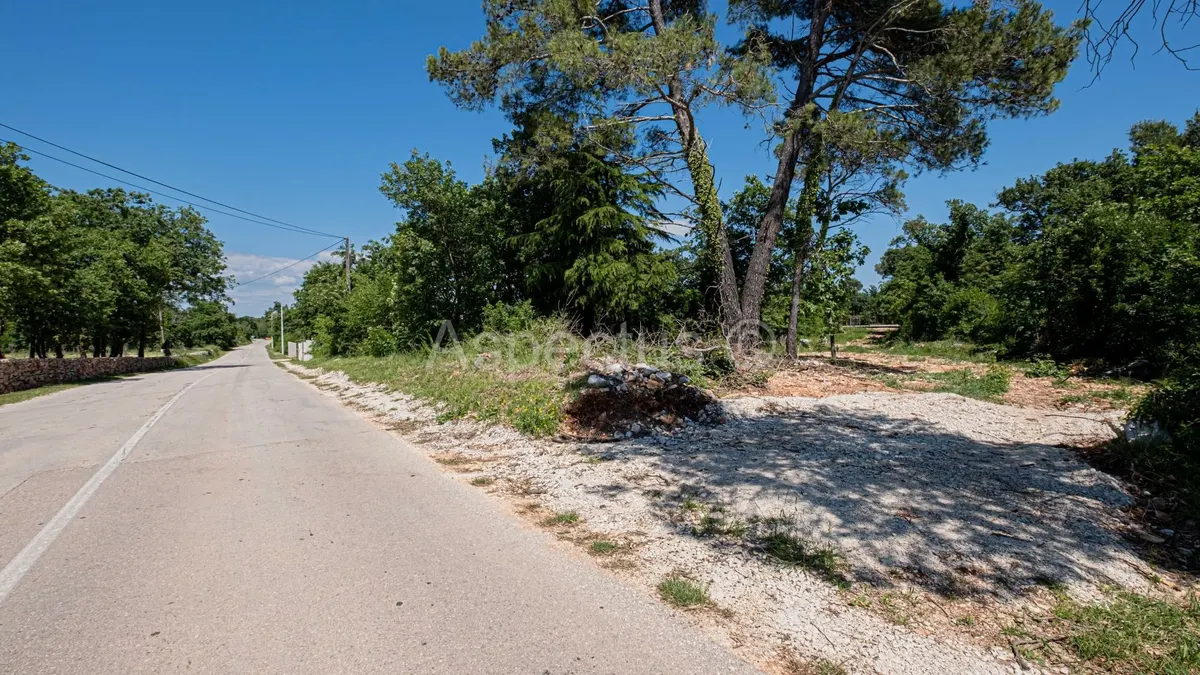 Land - Marčana, 1070m2