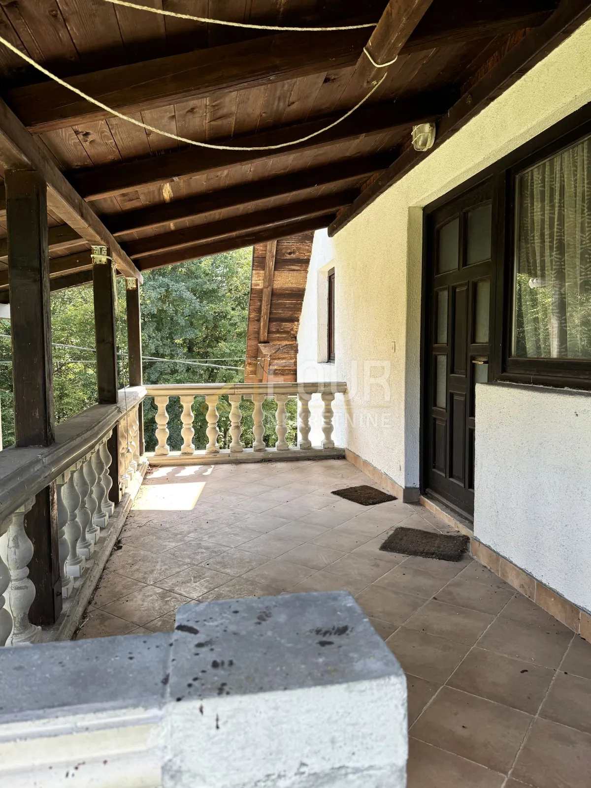 Kuća - Tounj, 200m2