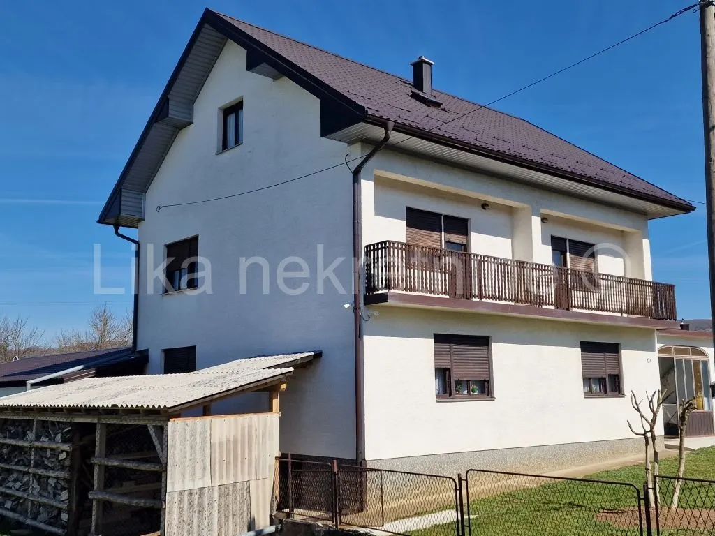 Kuća - Brinje, 350m2