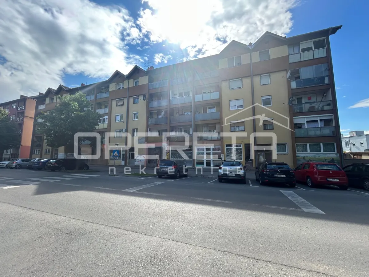 Poslovni Prostor - Trg Slobode, Beli Manastir, Beli Manastir, 248m2