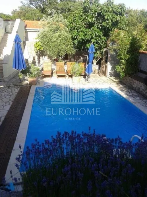 Kuća - Omišalj, 360m2