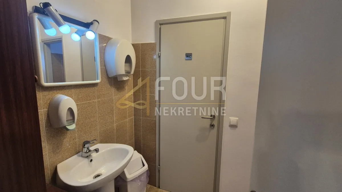 Poslovni Prostor - Rijeka, 98m2