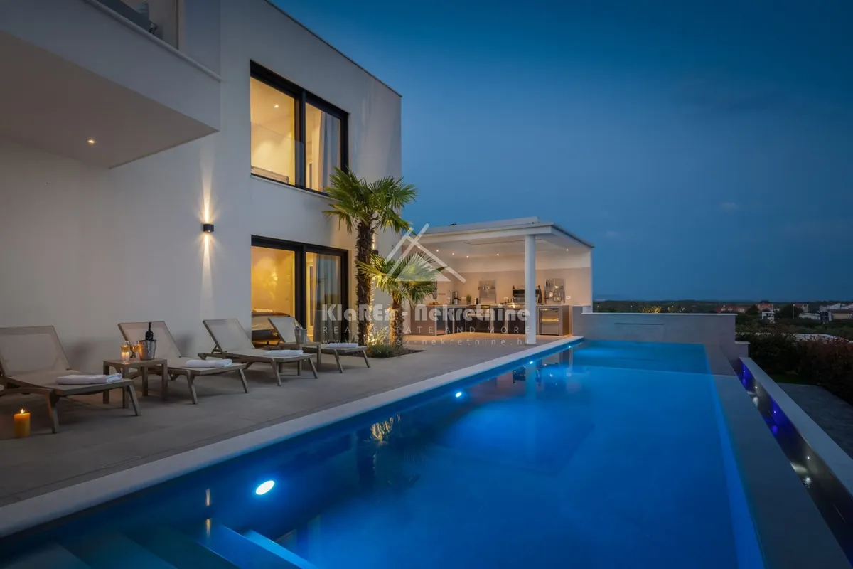Kuća - Vodice, 320m2