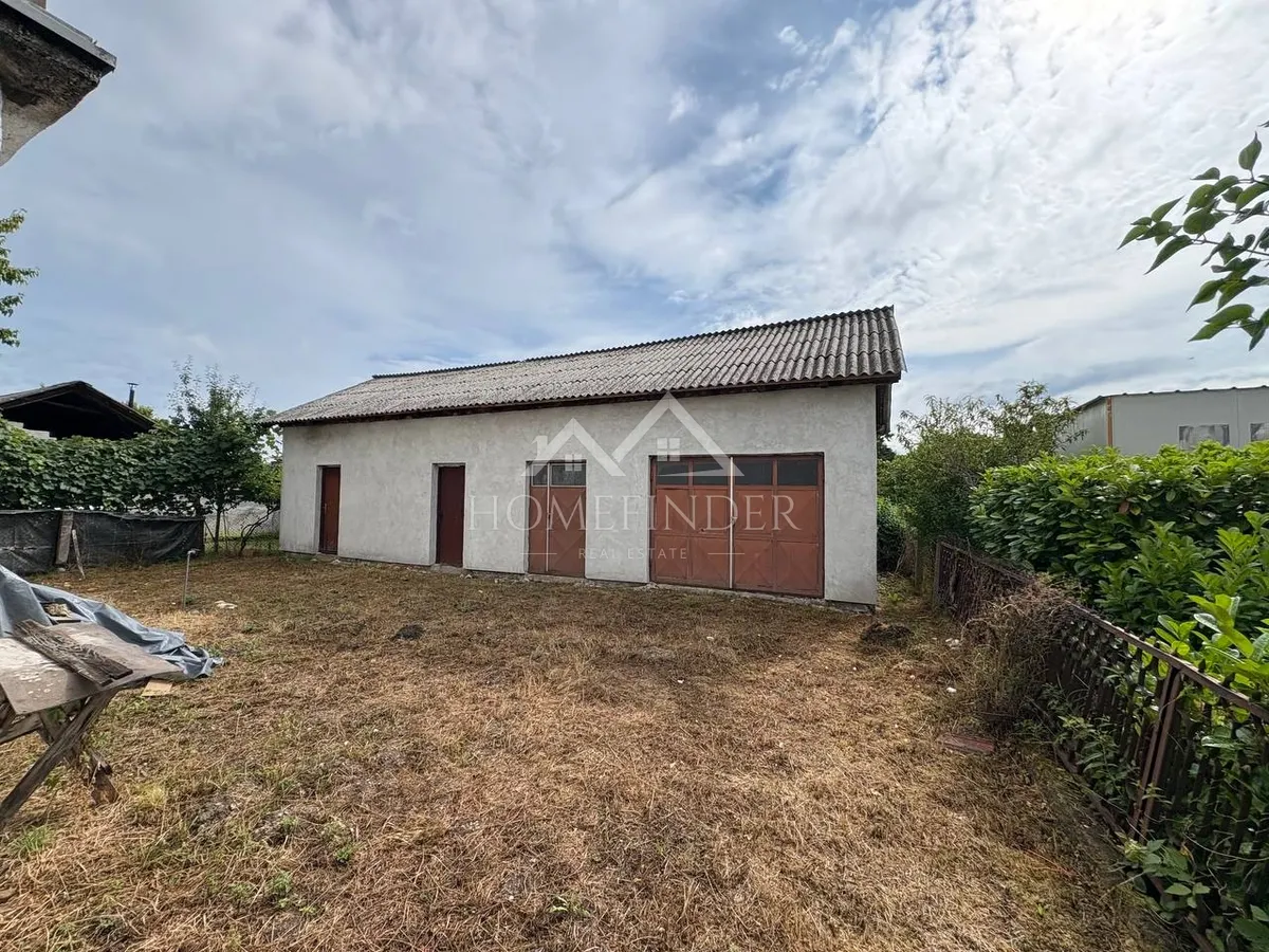 Kuća - Petrinja, 200m2
