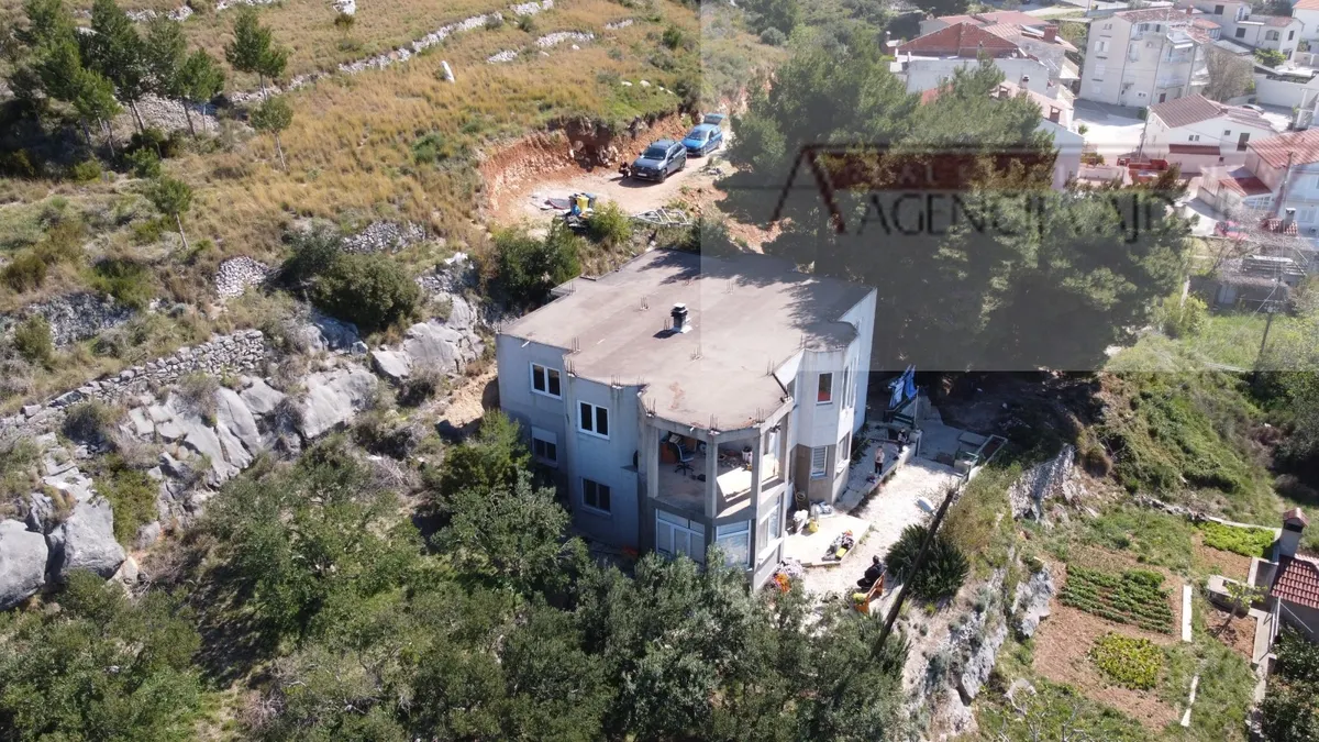 Kuća - Omiš, 263m2