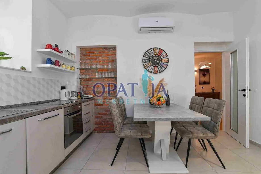Stan - Opatija, 53m2