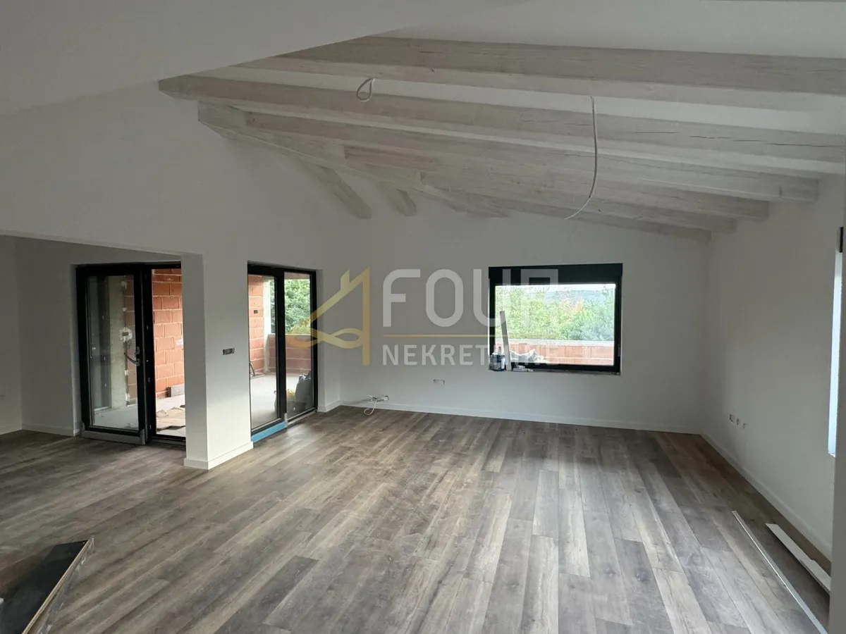 Kuća - Gračišće, 303m2