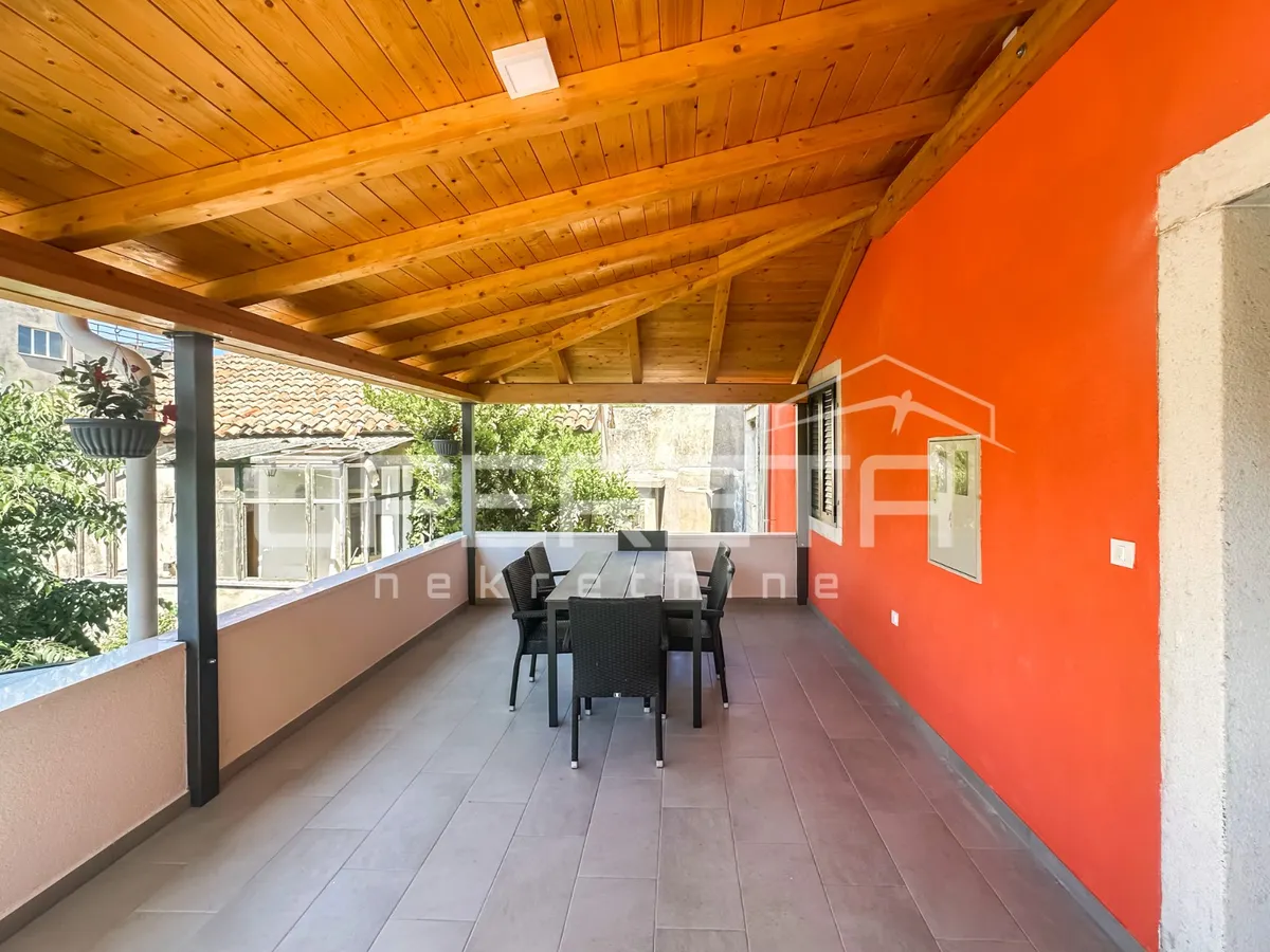 Kuća - Stjepana Radića, Šibenik, Šibenik, 200m2