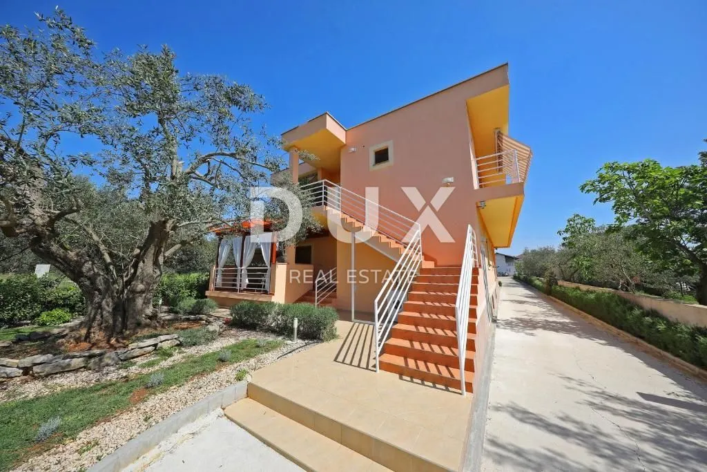 House - Sukošan, 390m2