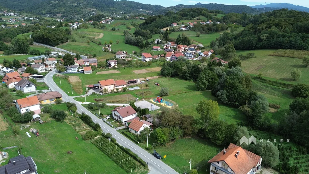 Zemljište - Radoboj, 720m2