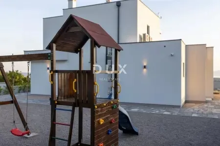 Kuća - Kraljevica, 250m2