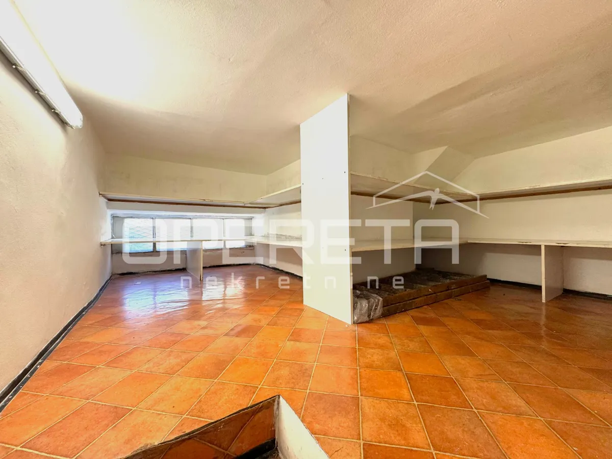 Poslovni Prostor - Ulica Stjepana Radića, Šibenik, Šibenik, 63m2