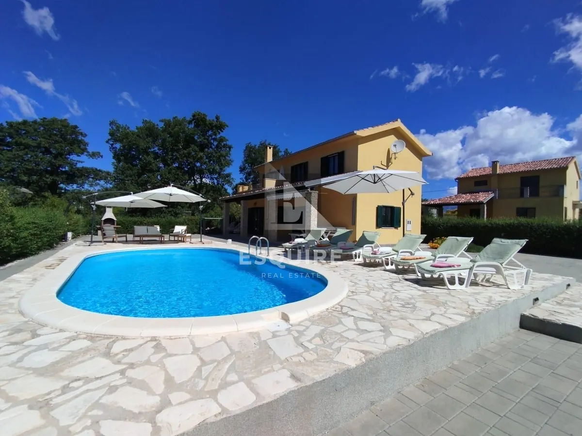 Kuća - Ražanac, 170m2