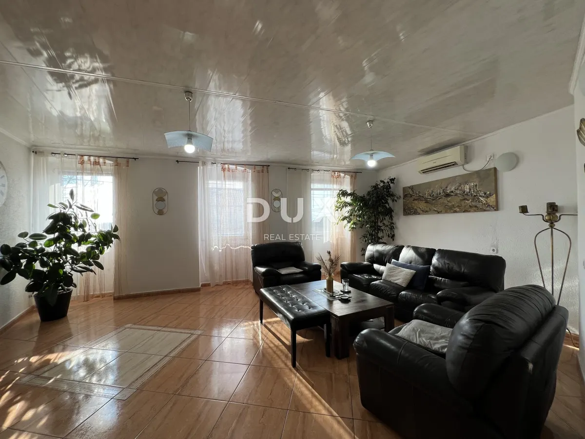 House - Kastav, 380m2