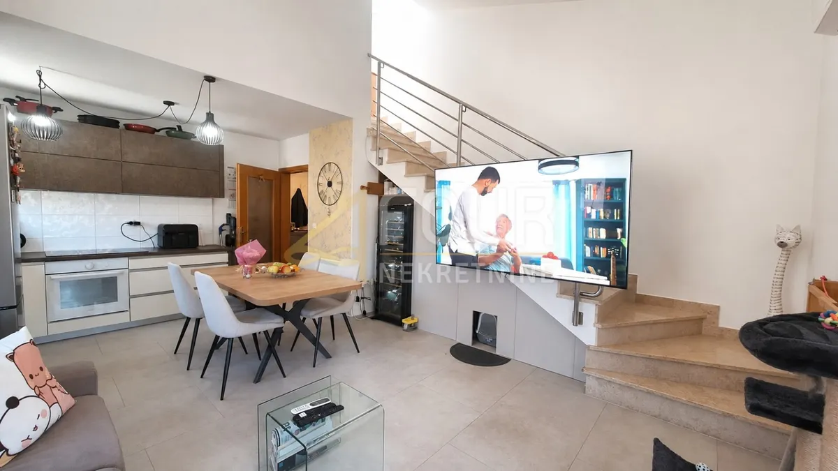 Stan - Pula, 82m2