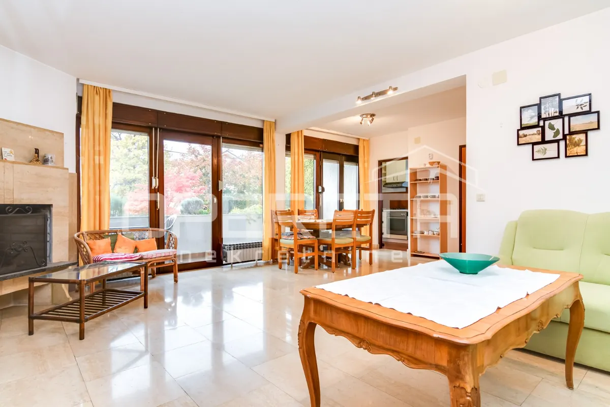Stan - Kameniti stol, Maksimir, Zagreb, 120m2