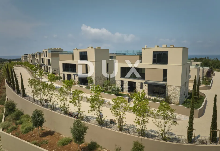 Kuća - Umag, 454.83m2