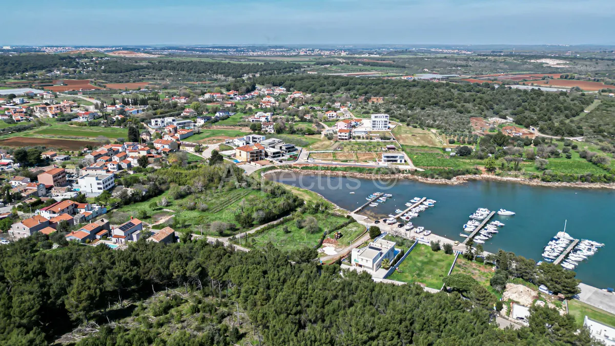 Land - Medulin, 511m2