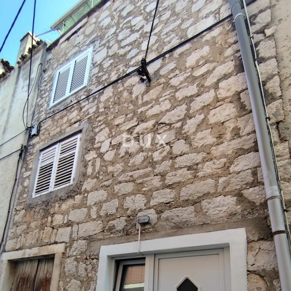 Kuća - Pirovac, 85m2