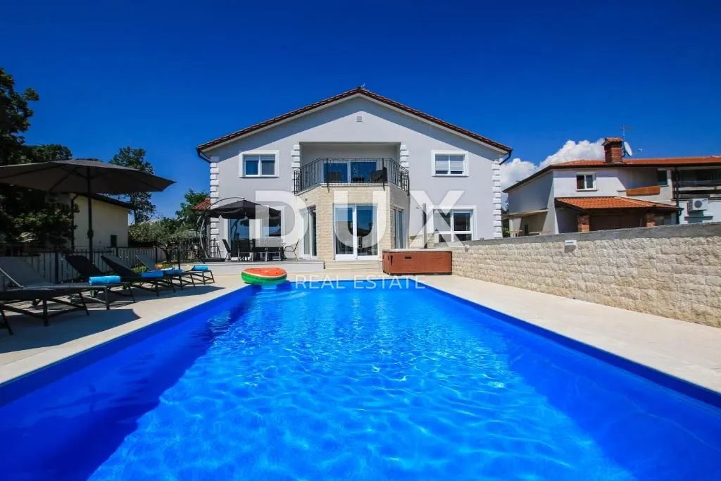 Kuća - Kaštelir-Labinci, 450m2